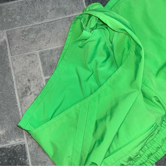 Zyia Shorts - Picture 5 of 7